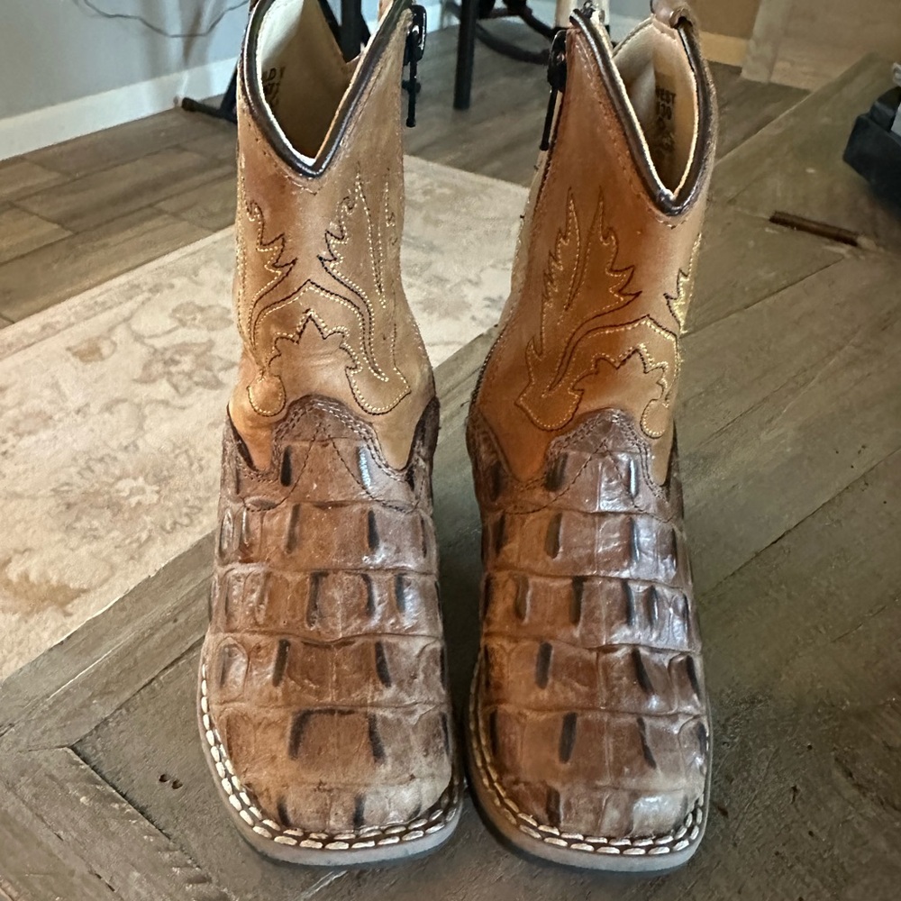 Old West Kids Boots in Brown and Tan